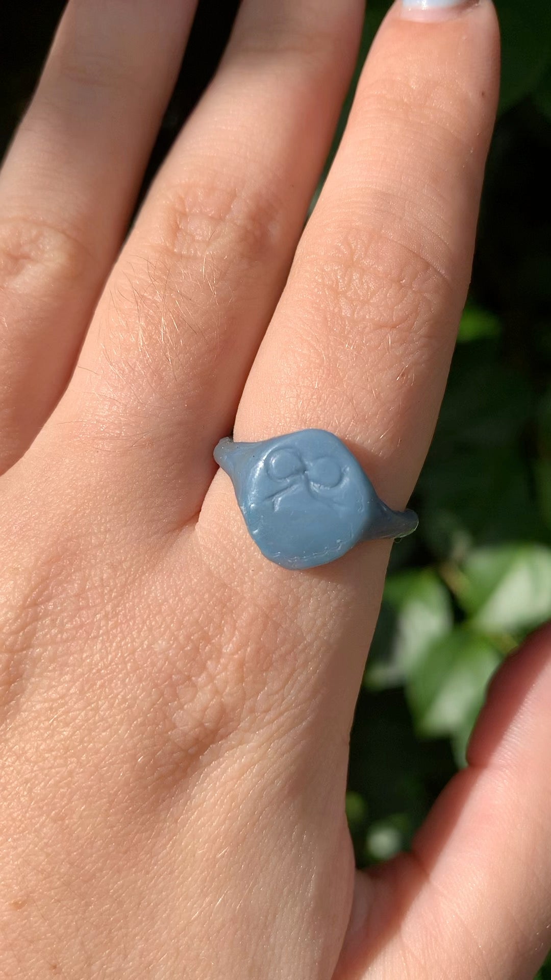 Wax - Bow My! Signet Ring