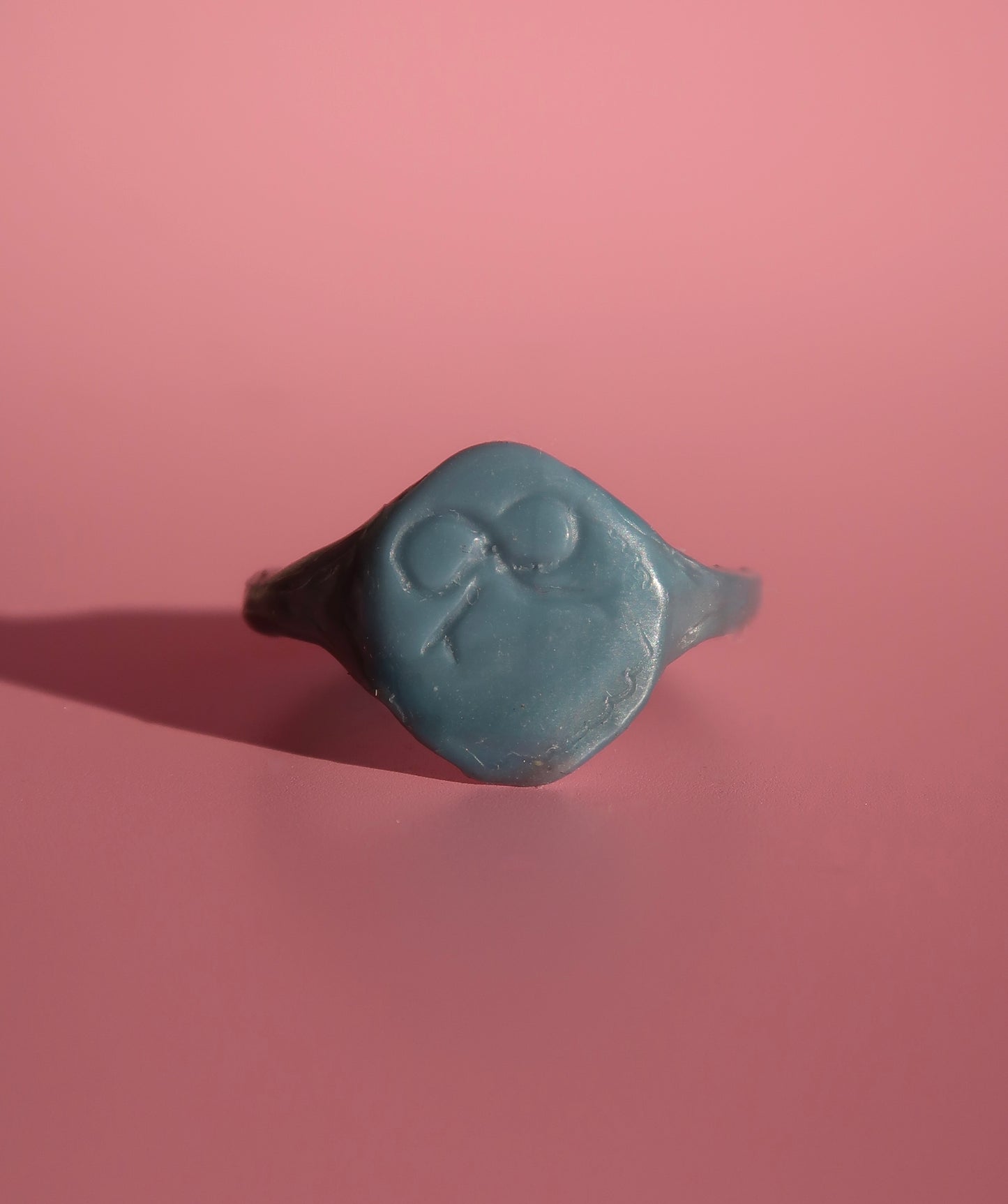 Wax - Bow My! Signet Ring