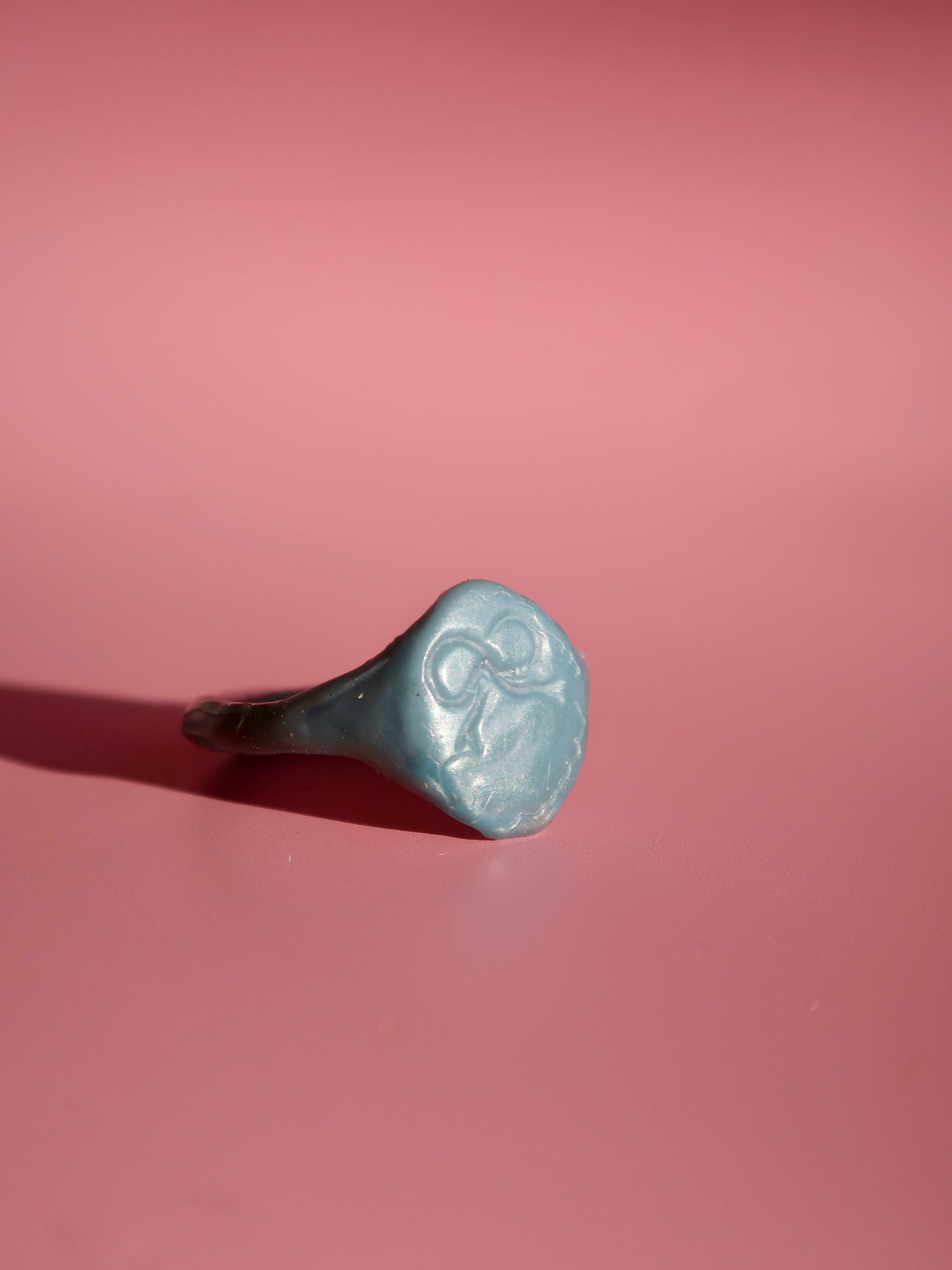 Wax - Bow My! Signet Ring