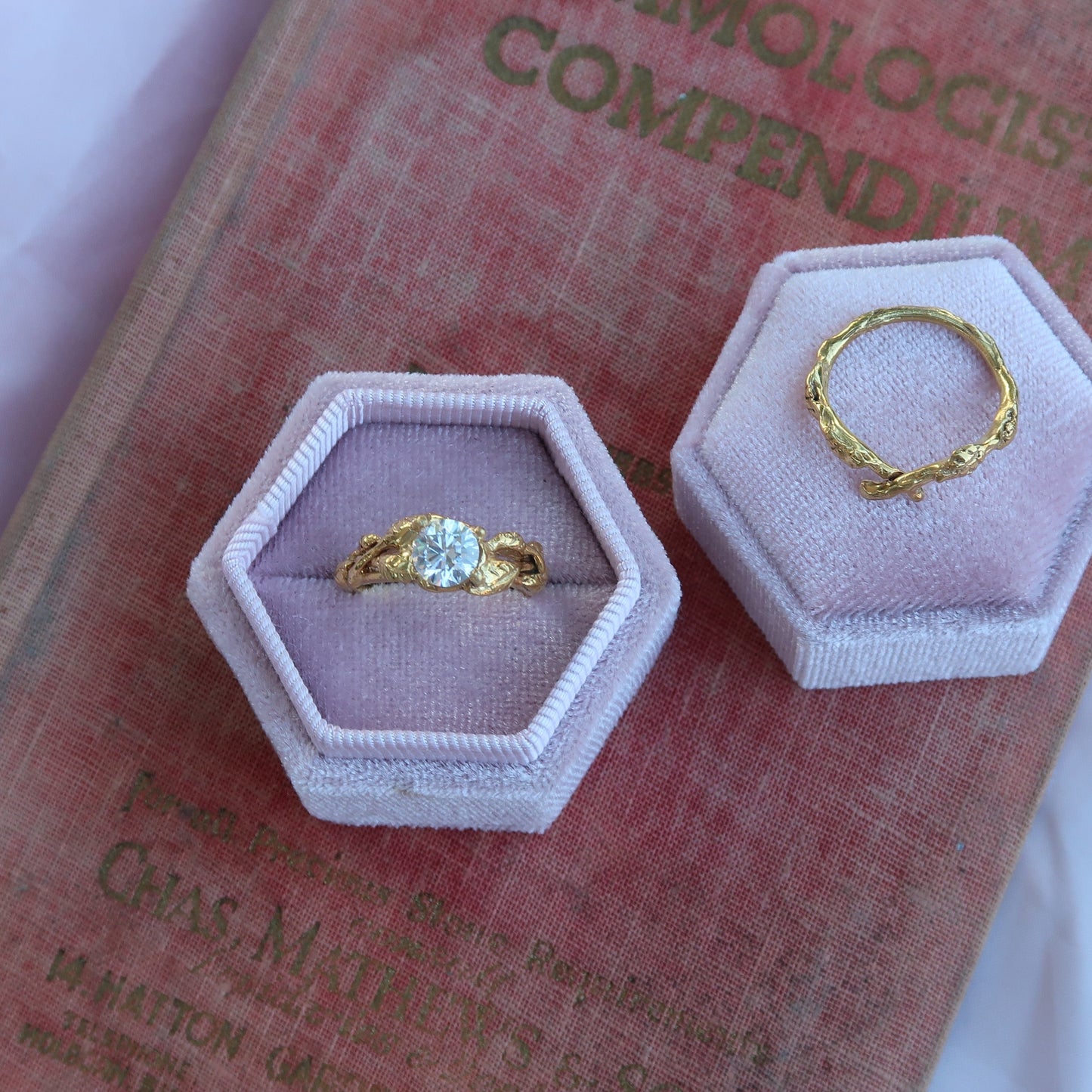 Mossling Solitaire Ring