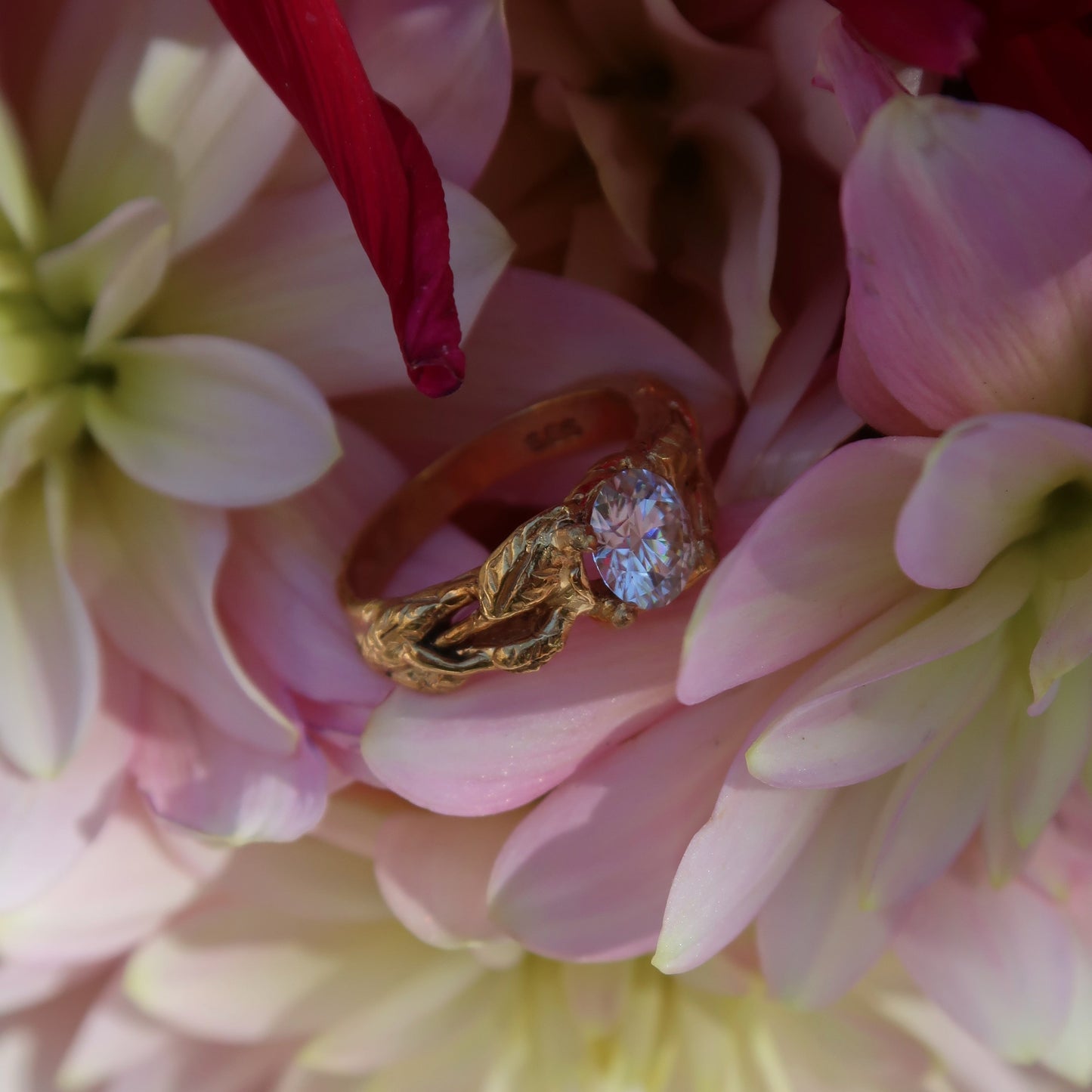 Mossling Solitaire Ring
