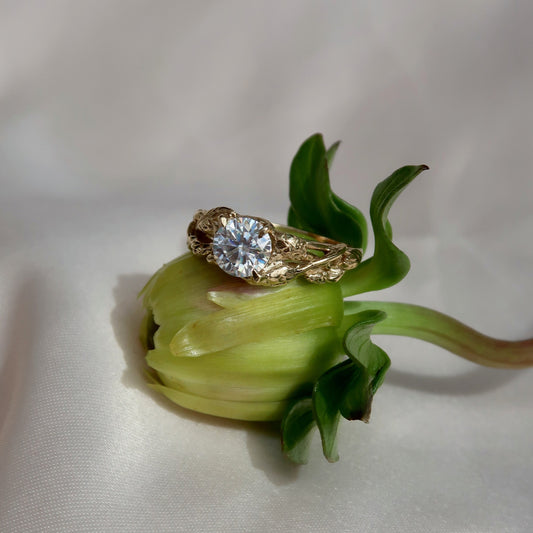Mossling Solitaire Ring