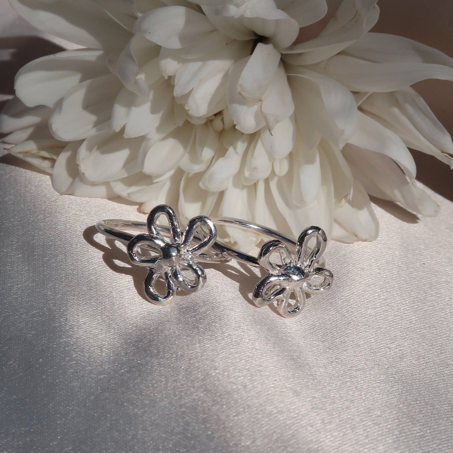 Mini Flirty Flower Ring