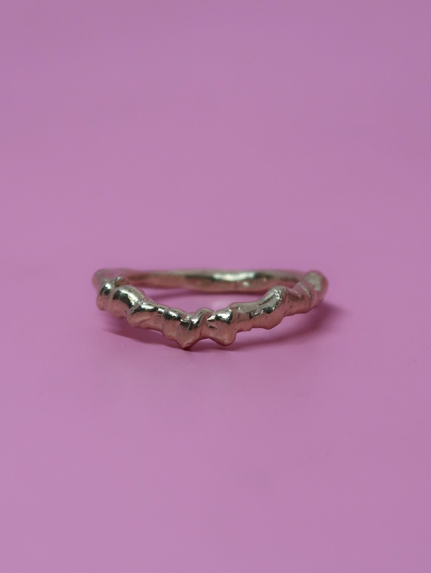 Arched Simple Vine Band