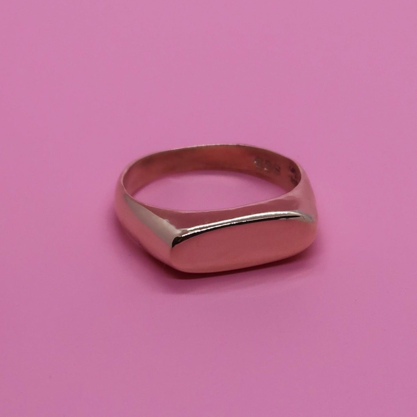 Simple Signet