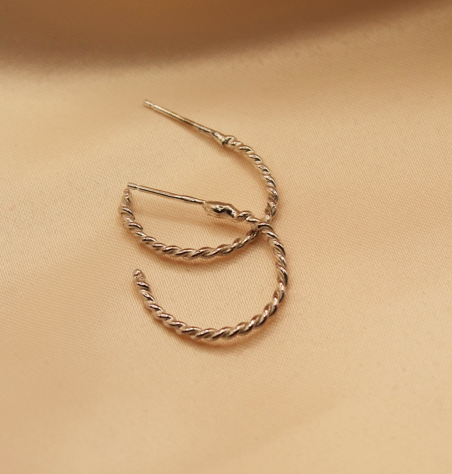 Laurel Hoops