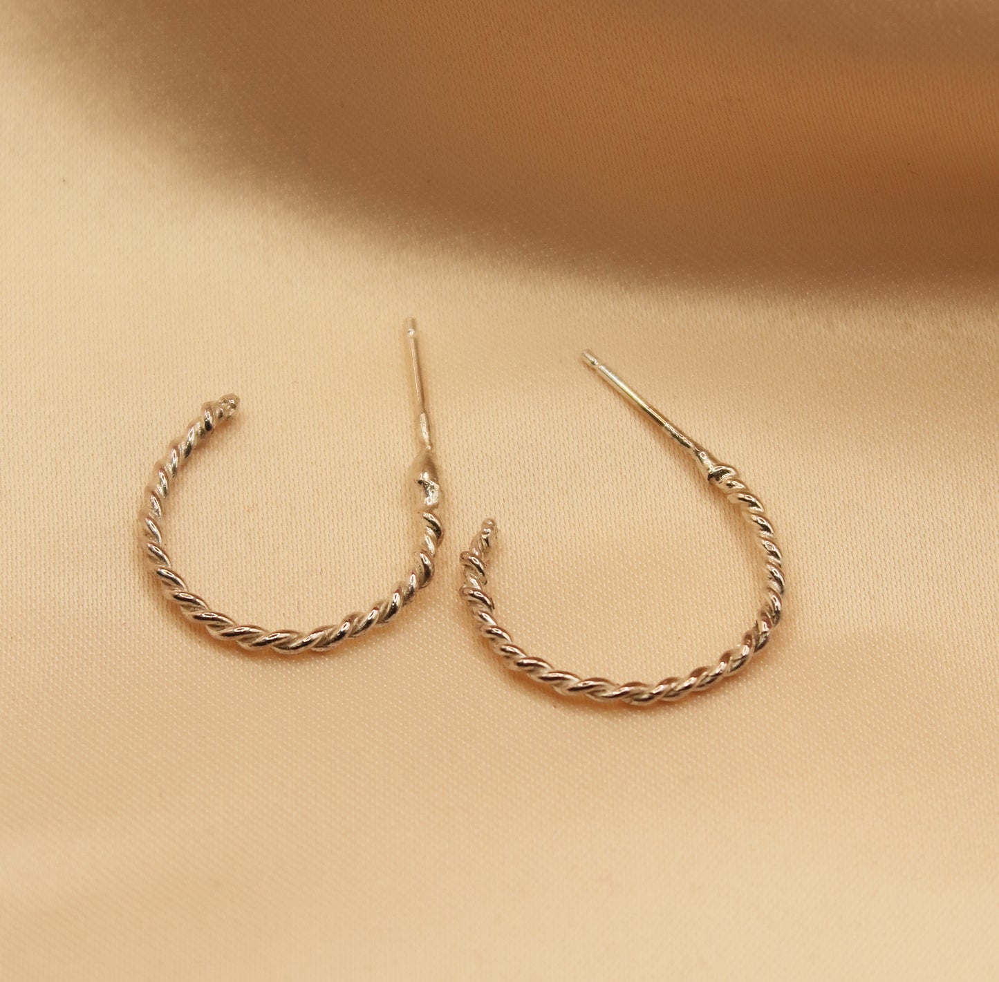 Laurel Hoops