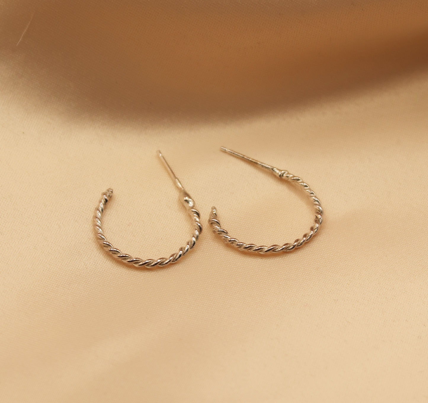 Laurel Hoops