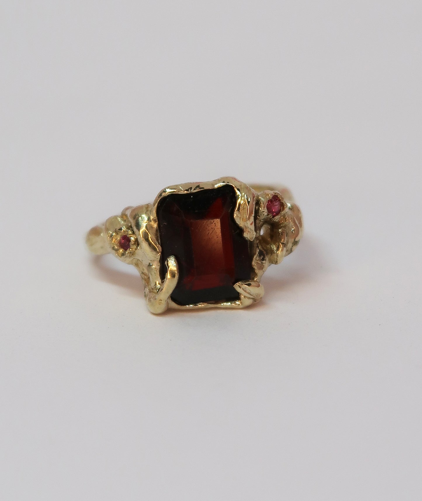 Bespoke Leafy Laurel Garnet Ring