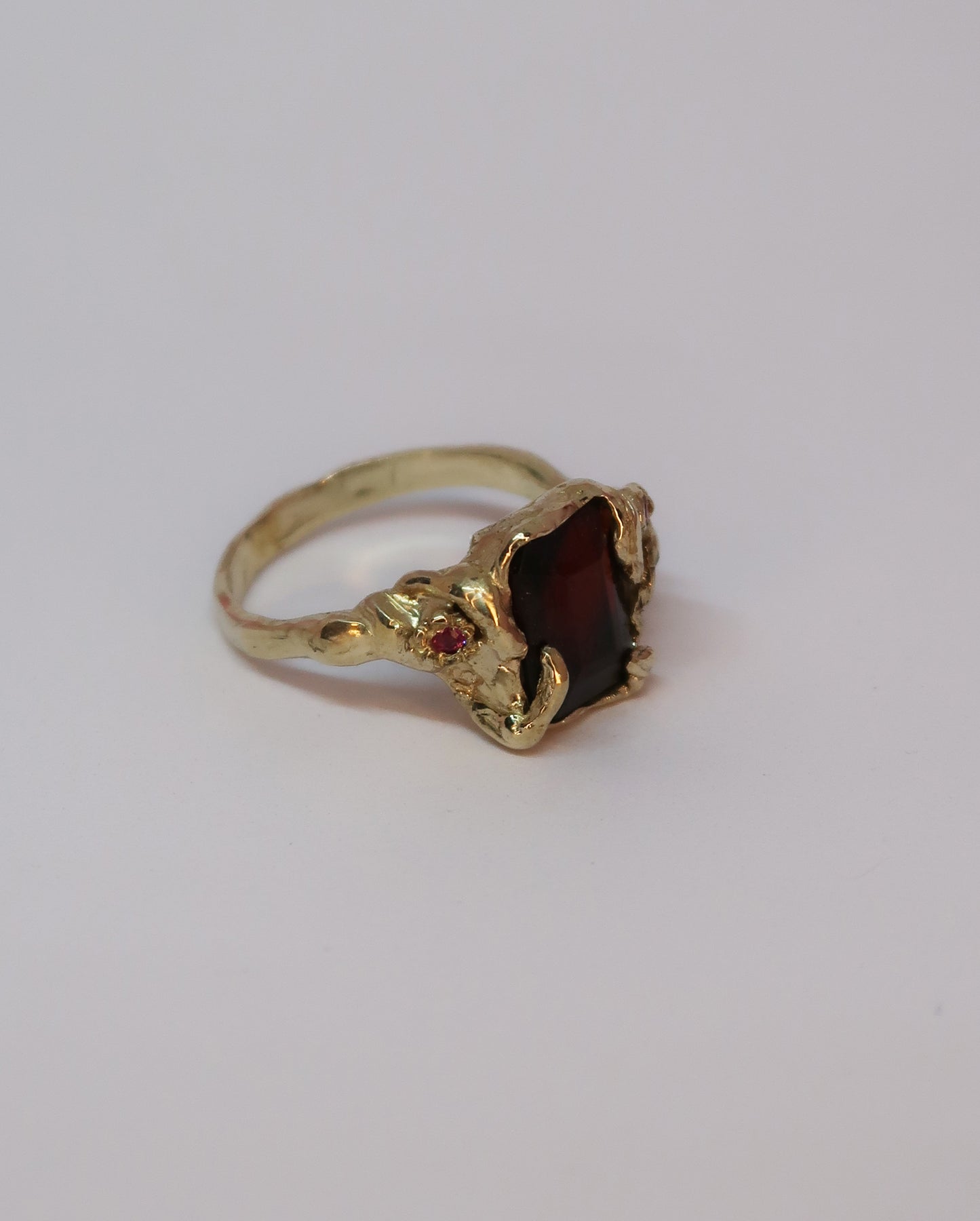 Bespoke Leafy Laurel Garnet Ring