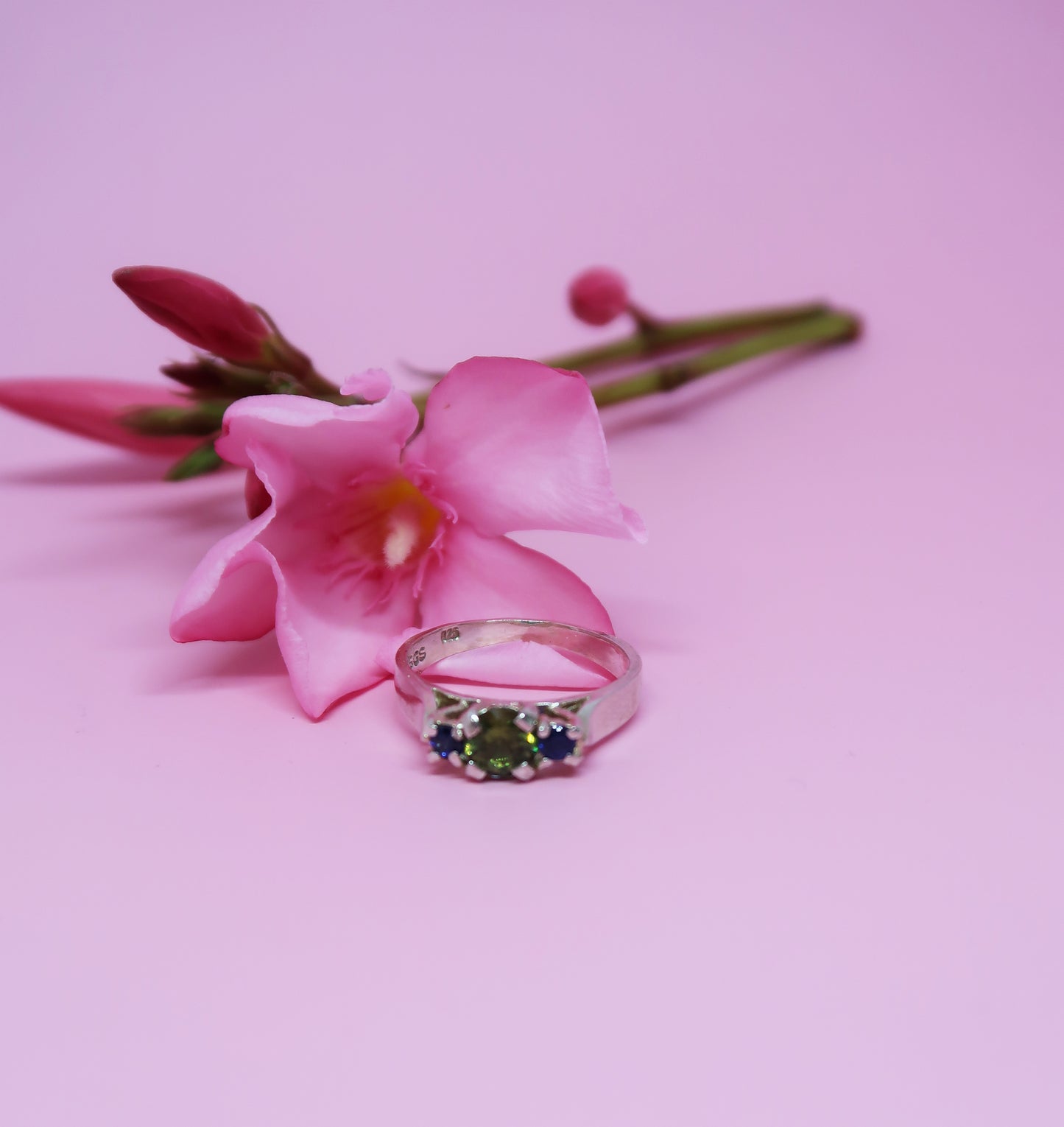 Trio Ring