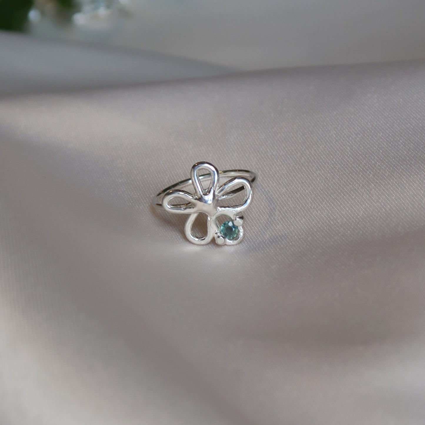 Mini Flirty Flower Ring