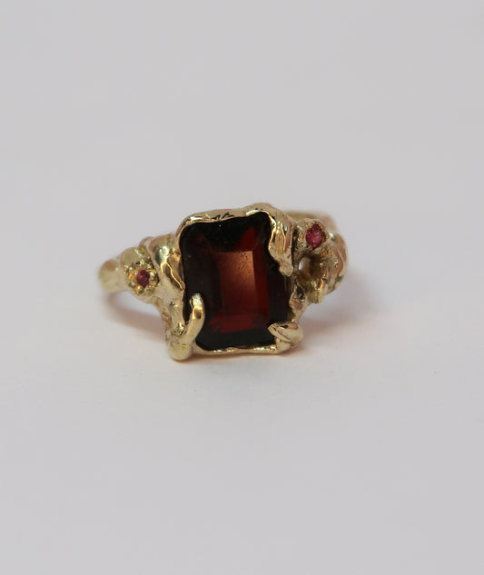 Bespoke Leafy Laurel Garnet Ring